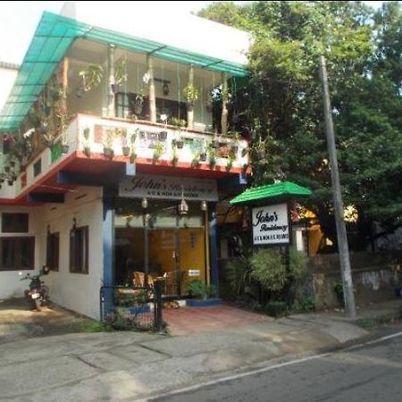 Отель Johns Residency Коччи Экстерьер фото