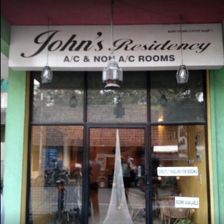 Отель Johns Residency Коччи Экстерьер фото