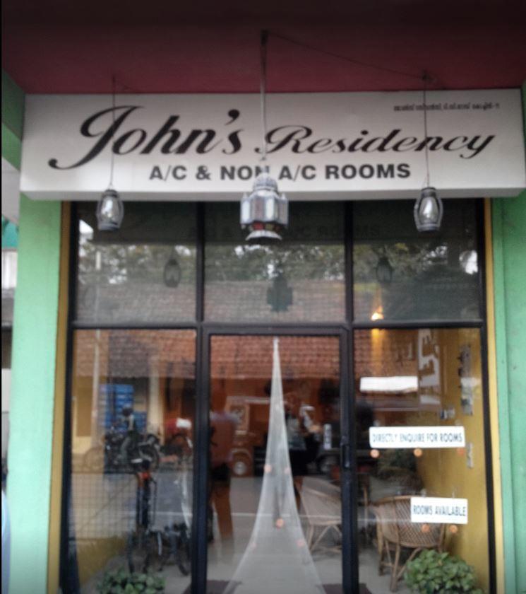 Отель Johns Residency Коччи Экстерьер фото